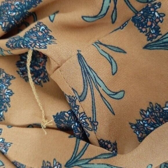 GILLI / Flowy Lightweight Surplice Floral Dress w/ Tie Belt Tan Brown Sz M - Picture 11 of 12